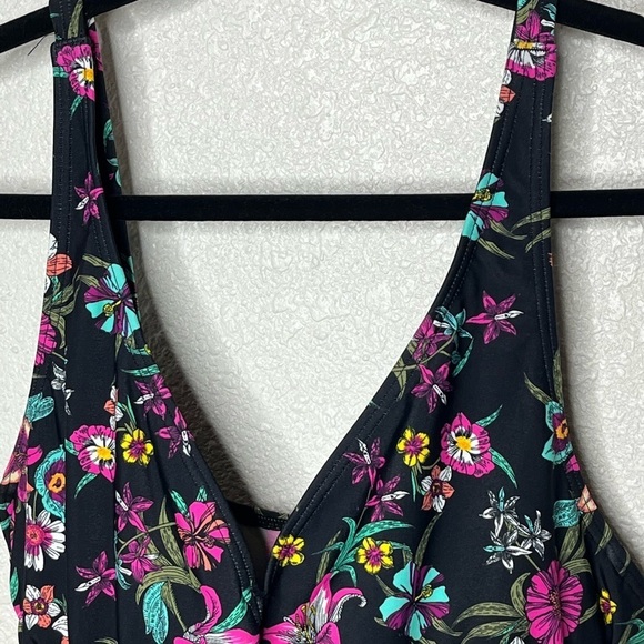 Venice Beach Floral Swim Top Sz 42C - Picture 2 of 7